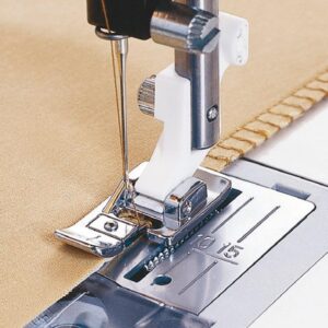 Overlock czy maszyna do szycia – co wybrać dla swojego krawieckiego rzemiosła?